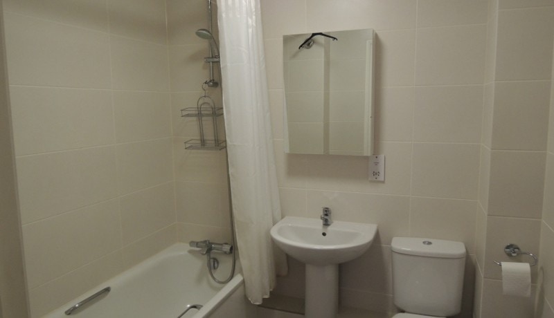 17 oakhill bathroom (1)