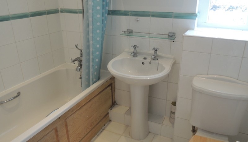 16 belgravia close bathroom