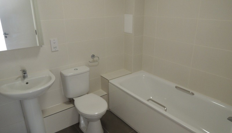 11 oakhill bathroom