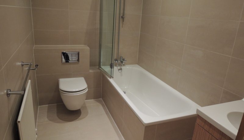 2-broadgates-bathroom