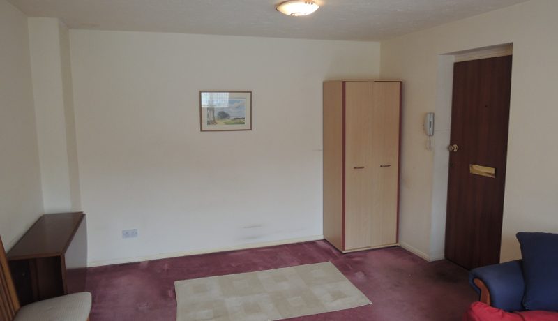 86 Boleyn Way studio room