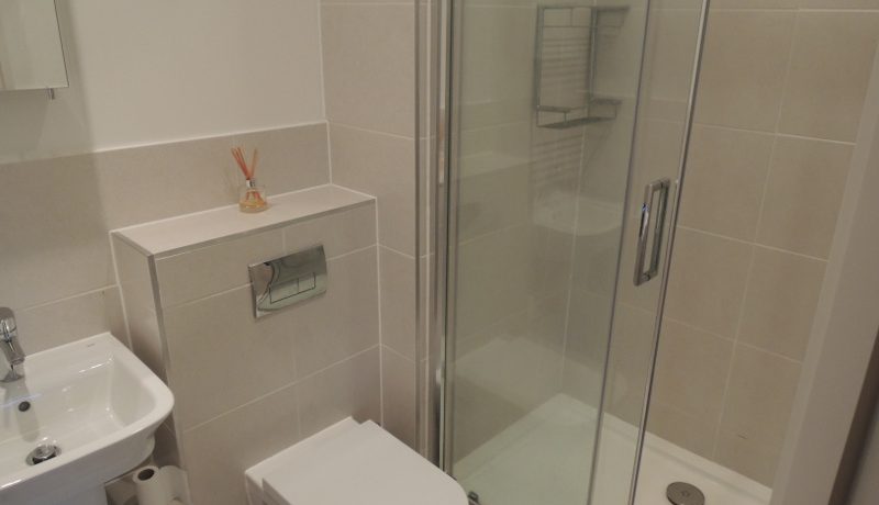 4 mandarin shower room