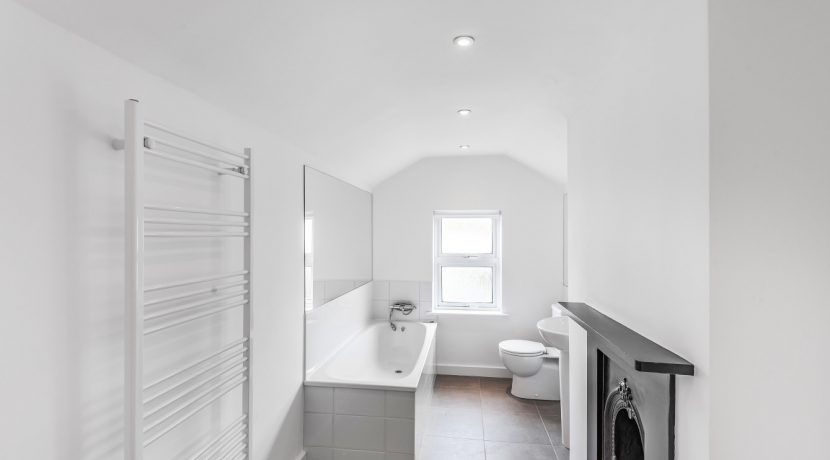 52 lytton road bathroom