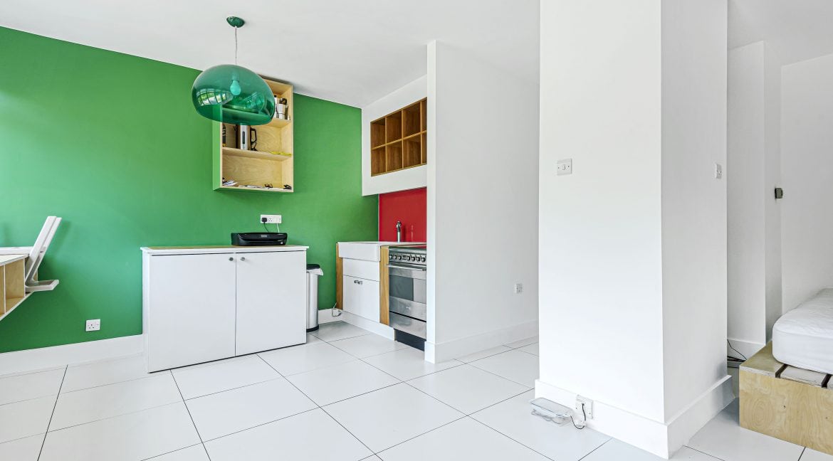 15 hadley heights kitchen area